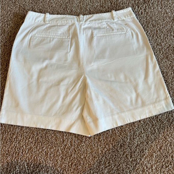 Talbots White 7” Perfect Shorts - 12 - Picture 5 of 5